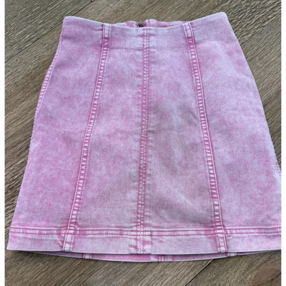 Free Peopleโ Size 0 Stretch Pink Denim Mini Skirt